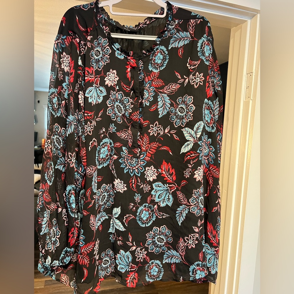 Torrid Size 4 Long Sleeve Black Floral Blouse